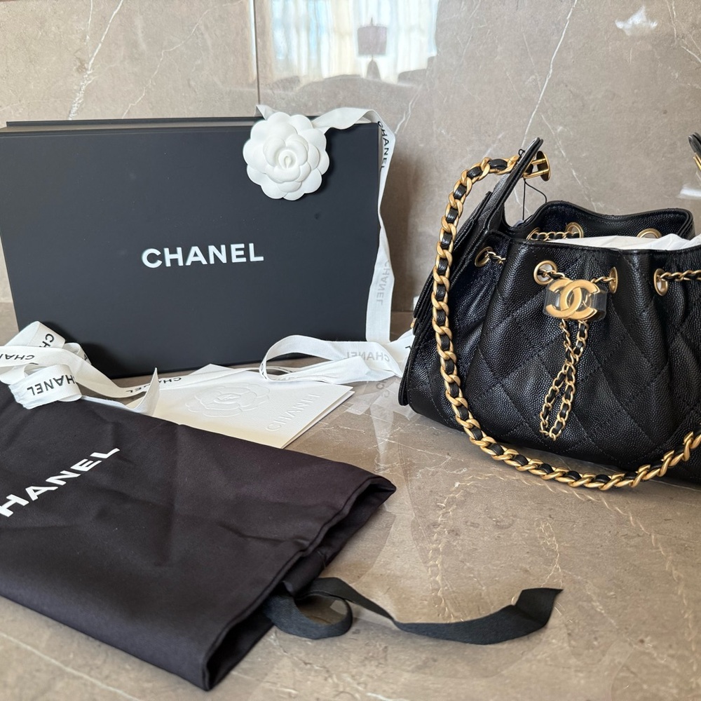 SOLD! Chanel mini 25 Black caviar Quilted Bag with Gold Chain! 100% AUTHENTIC - Picture 3 of 10